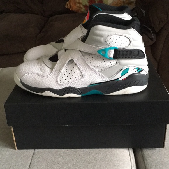 Youth Jordan 8 retros - Picture 2 of 8